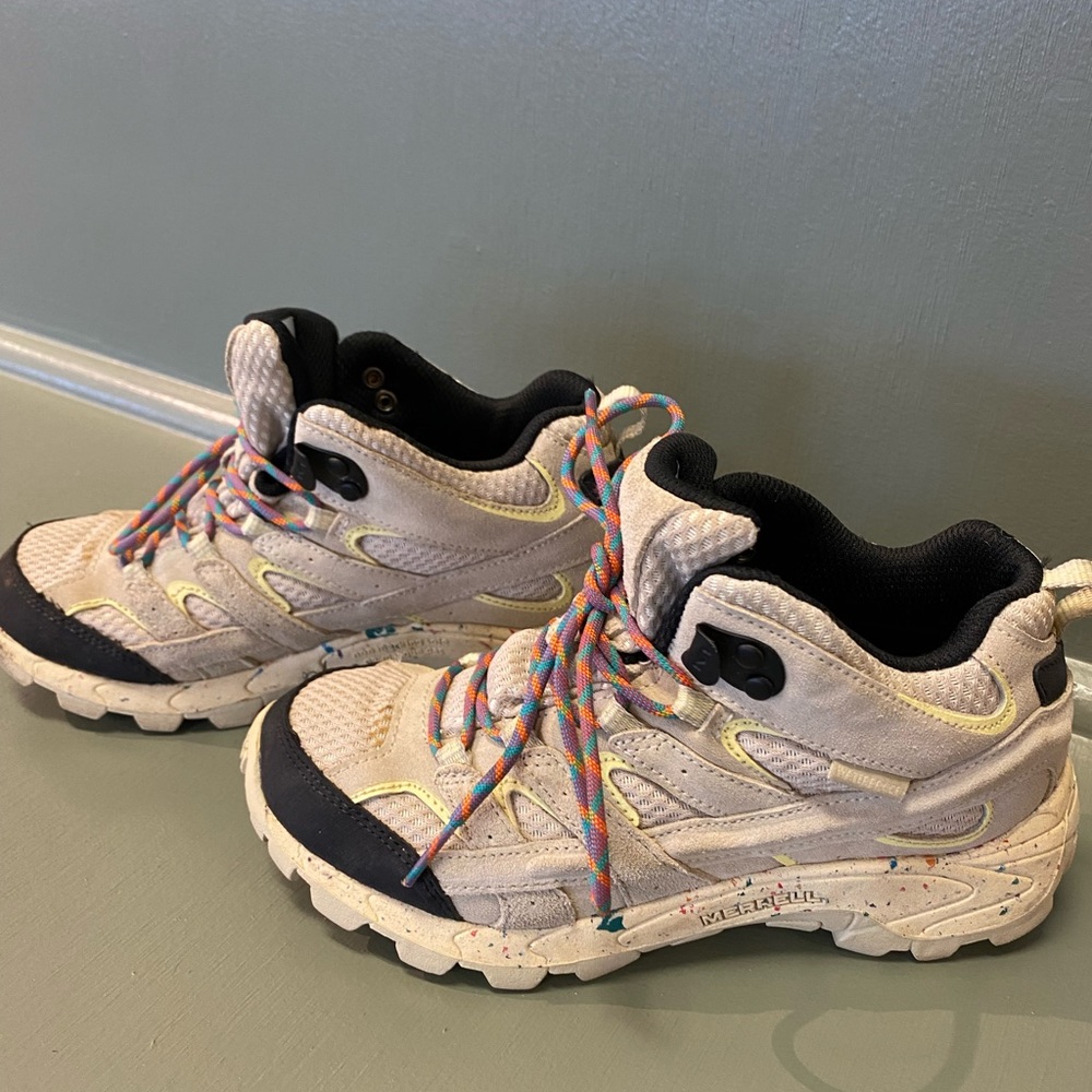 Kid Merrell hikers. Size 2. Limited editon Color: Birthday.